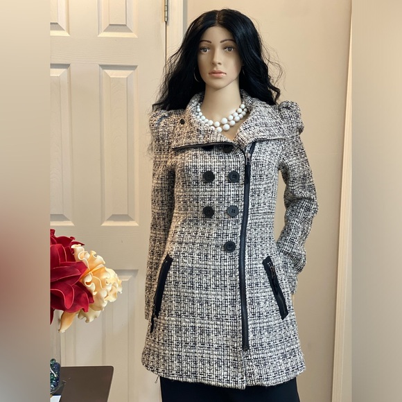 Bebe Jacket, elegant coat with zipper and buttons, great design,very comfortable - Picture 6 of 6